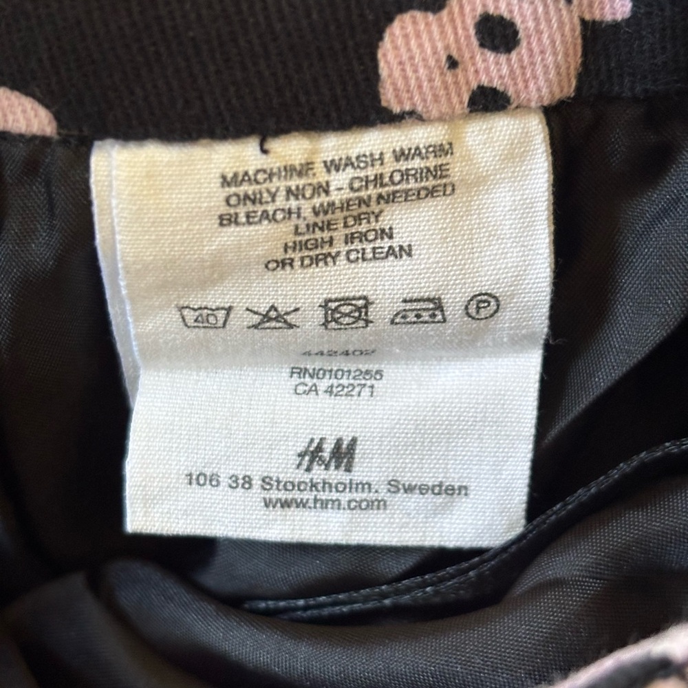 H&M Pink Skull Print Skater Skirt – Y2K Goth Punk - Picture 5 of 8